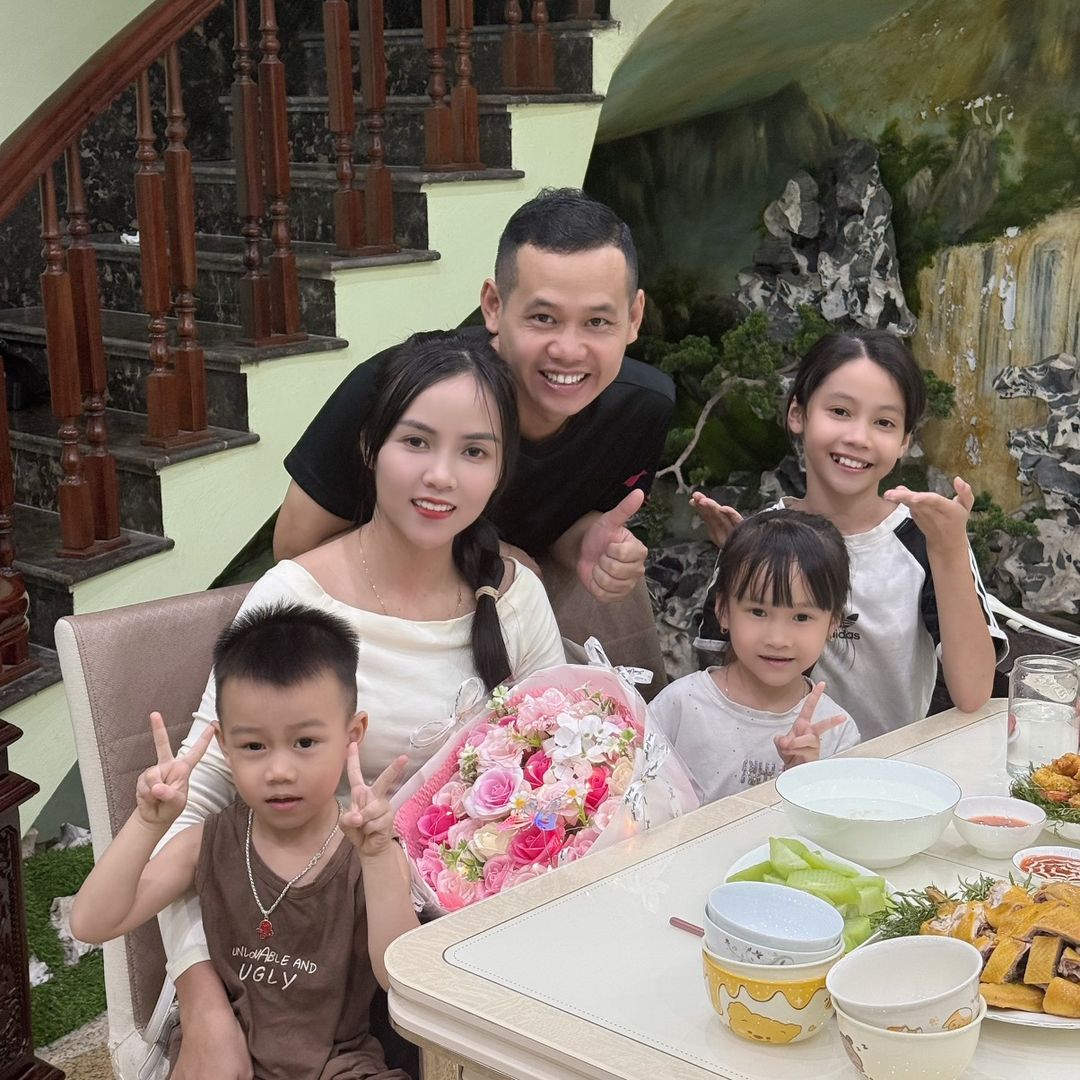 Gia đình Sầu Rất Ngầu 프로필
